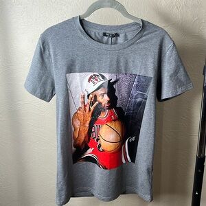 Sheshow Small Gray Michael Jordan Championship shirt